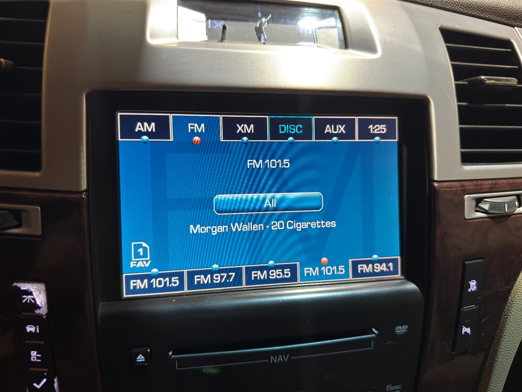 2010 Cadillac Escalade ESV 64