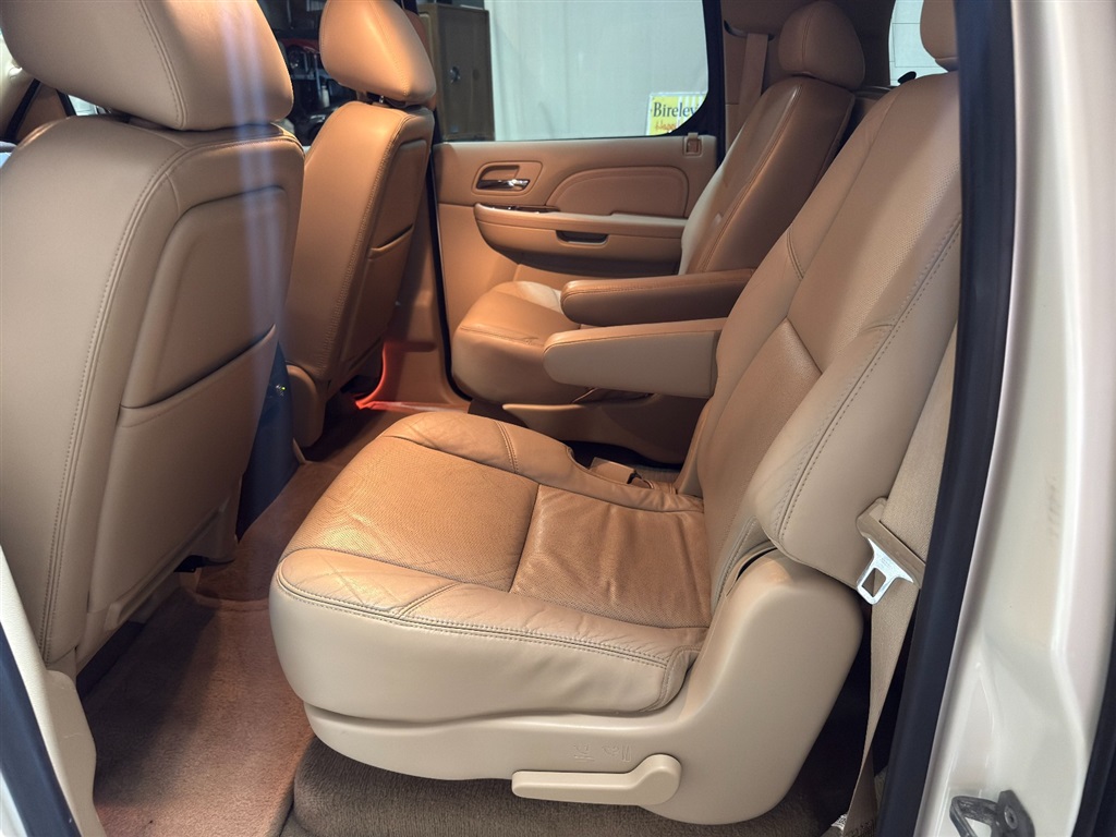 2010 Cadillac Escalade ESV 70