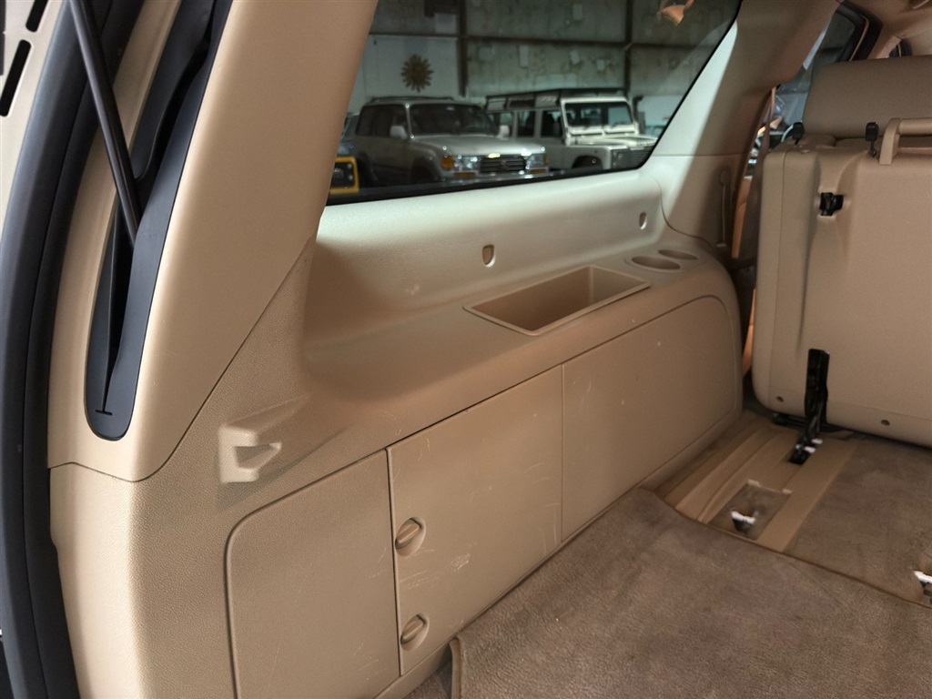 2010 Cadillac Escalade ESV 79