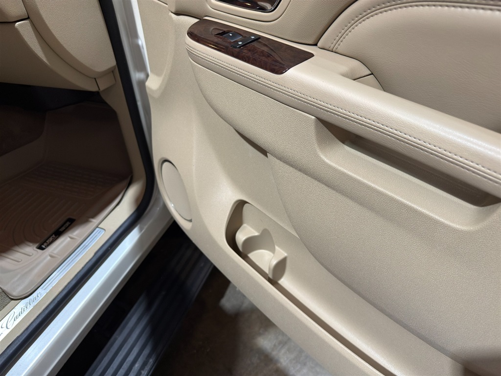 2010 Cadillac Escalade ESV 87