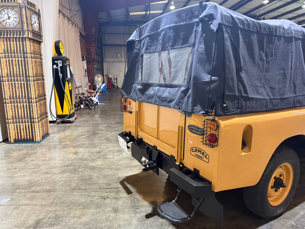 1981 Land Rover Series III 109 High Capacity Pick Up 21
