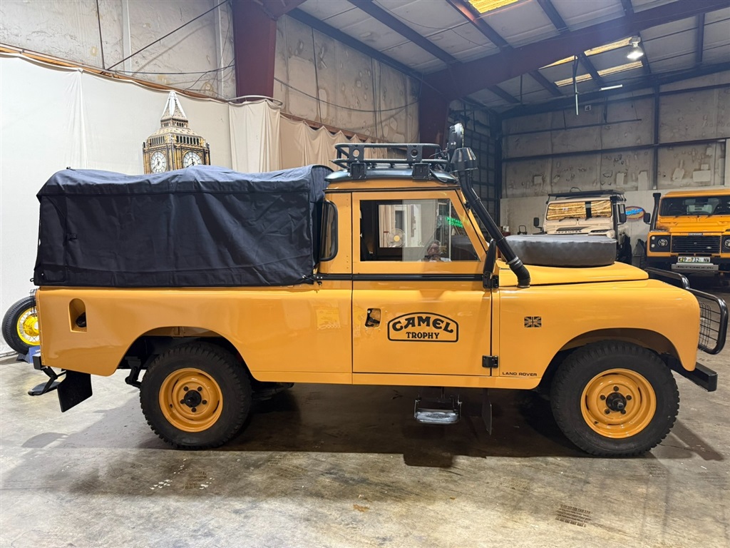 1981 Land Rover Series III 109 High Capacity Pick Up 25