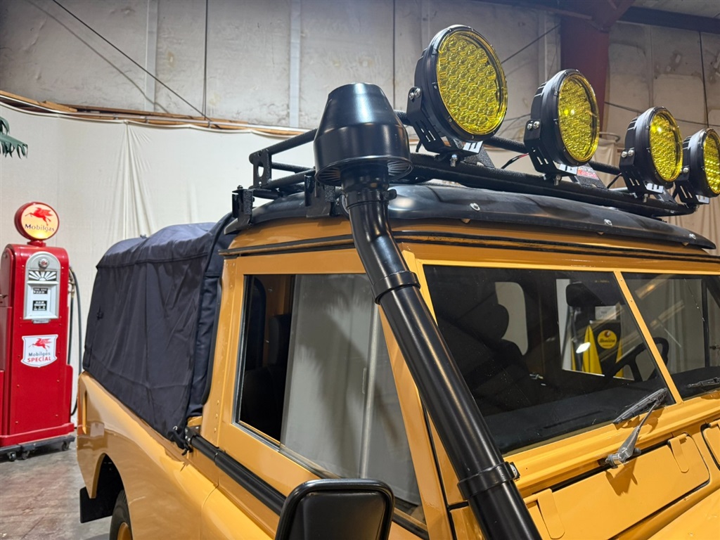 1981 Land Rover Series III 109 High Capacity Pick Up 30