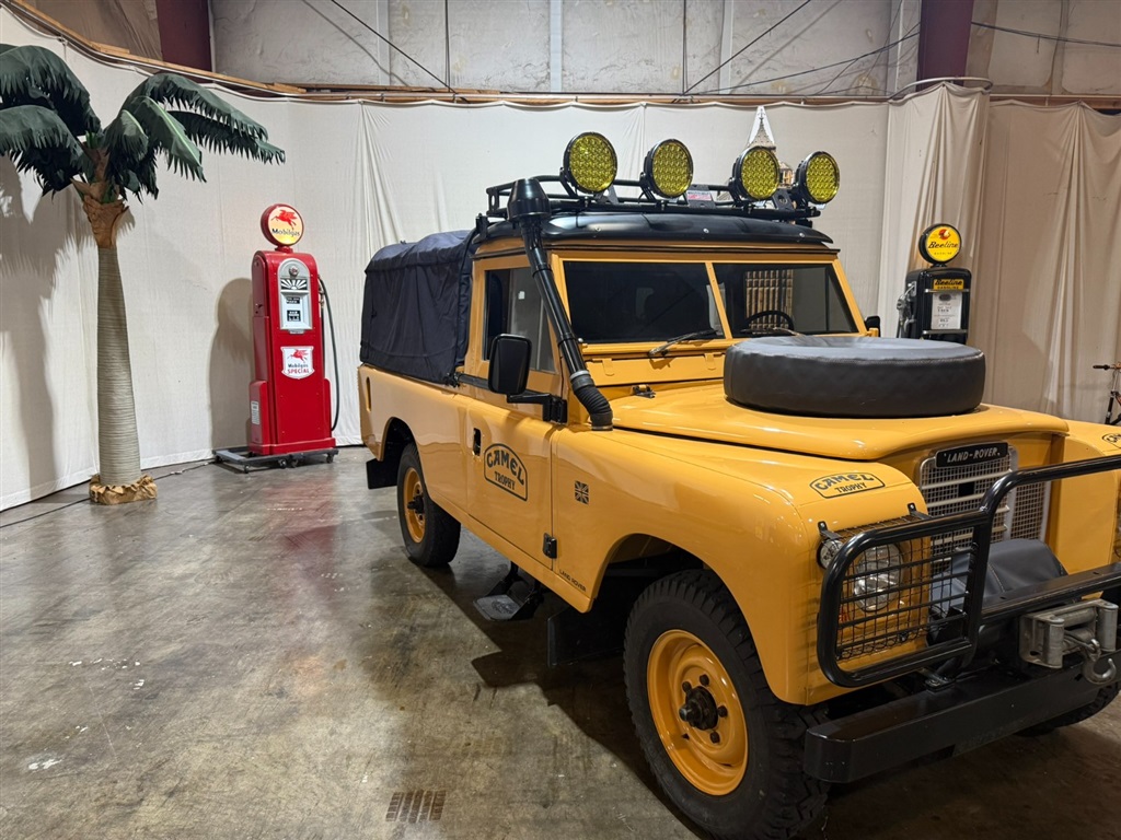 1981 Land Rover Series III 109 High Capacity Pick Up 4