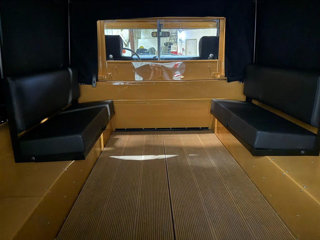 1981 Land Rover Series III 109 High Capacity Pick Up 42