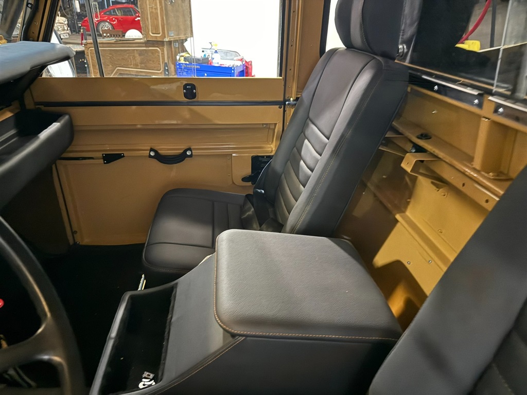 1981 Land Rover Series III 109 High Capacity Pick Up 76