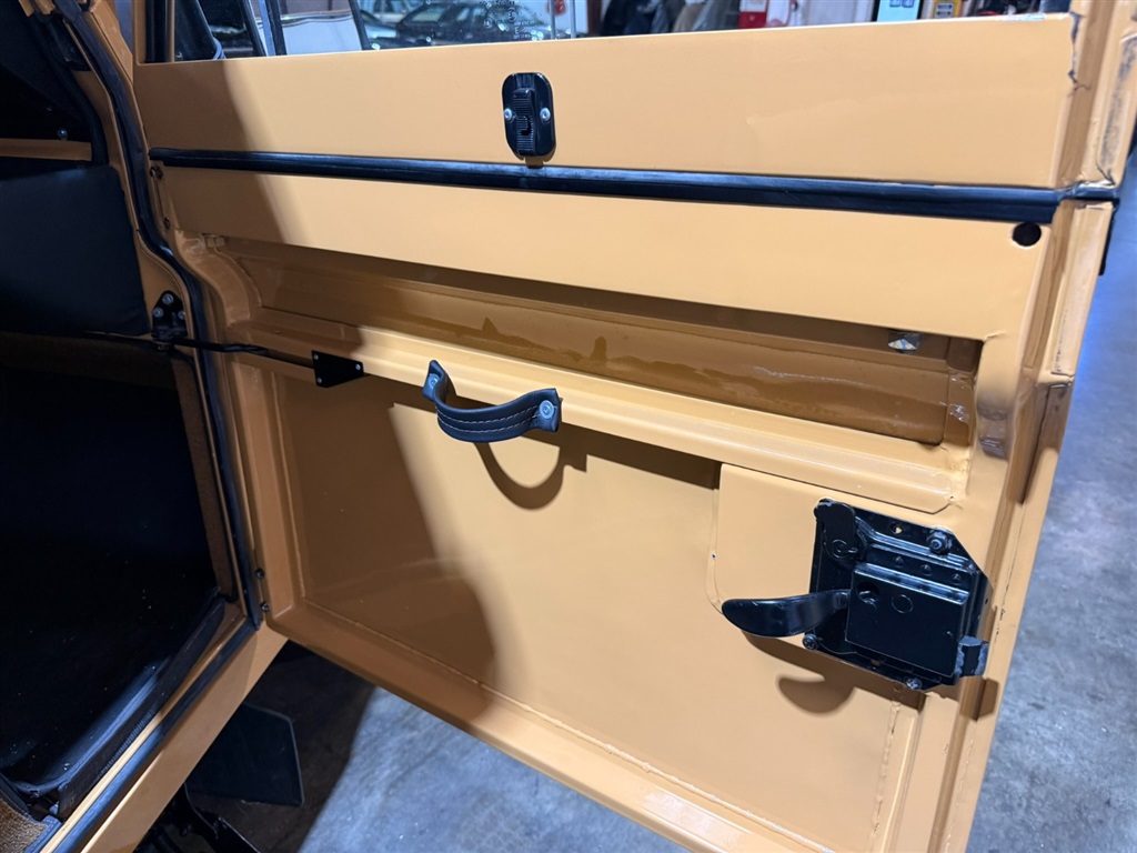 1981 Land Rover Series III 109 High Capacity Pick Up 84