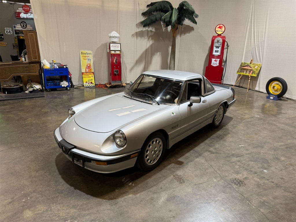 1987 Alfa Romeo Spider Quadrifoglio 13