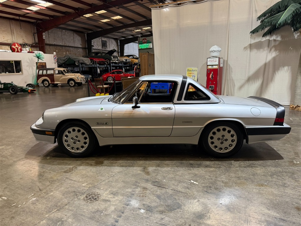 1987 Alfa Romeo Spider Quadrifoglio 14