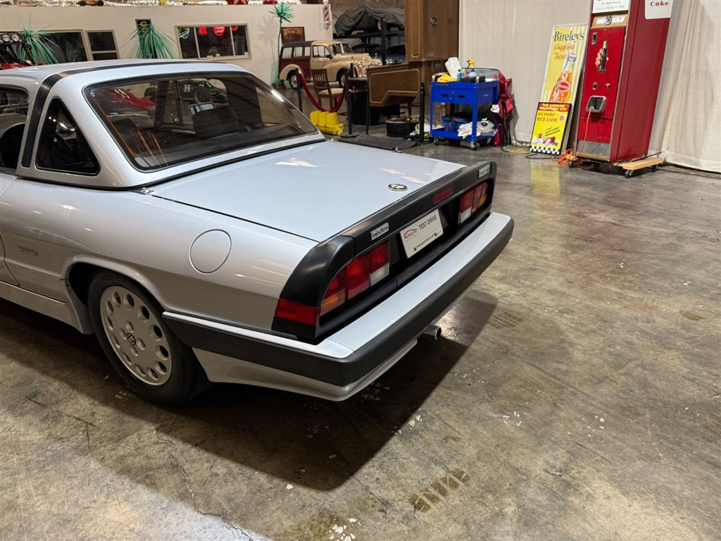 1987 Alfa Romeo Spider Quadrifoglio 18