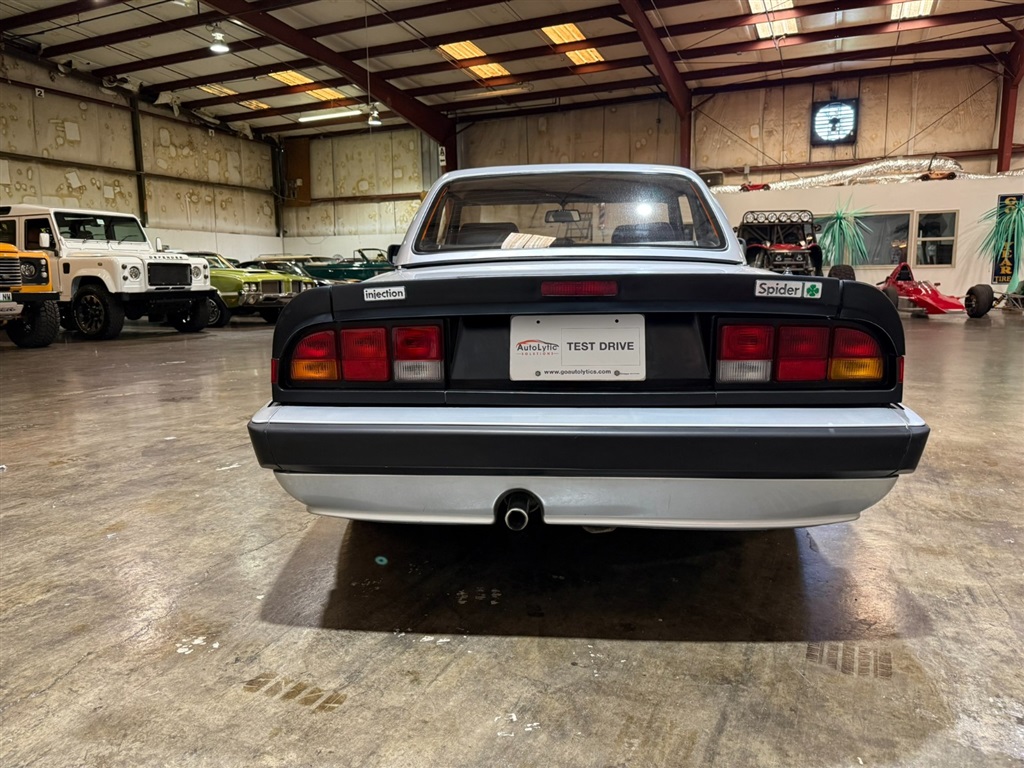 1987 Alfa Romeo Spider Quadrifoglio 20