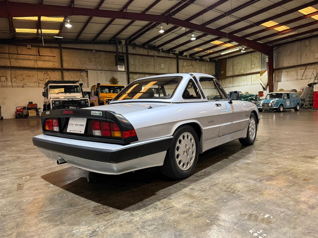 1987 Alfa Romeo Spider Quadrifoglio 24
