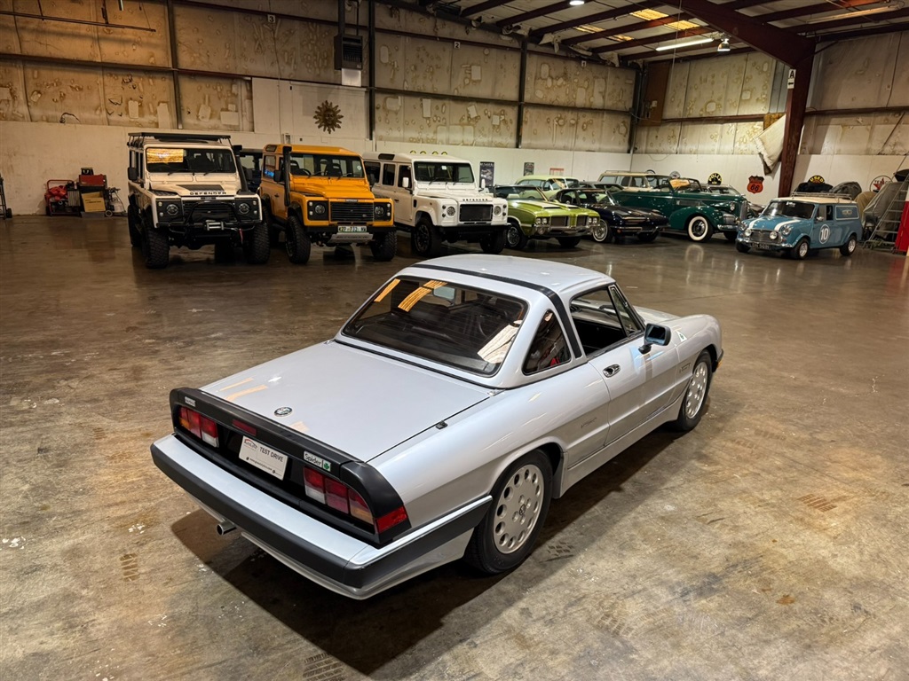 1987 Alfa Romeo Spider Quadrifoglio 25