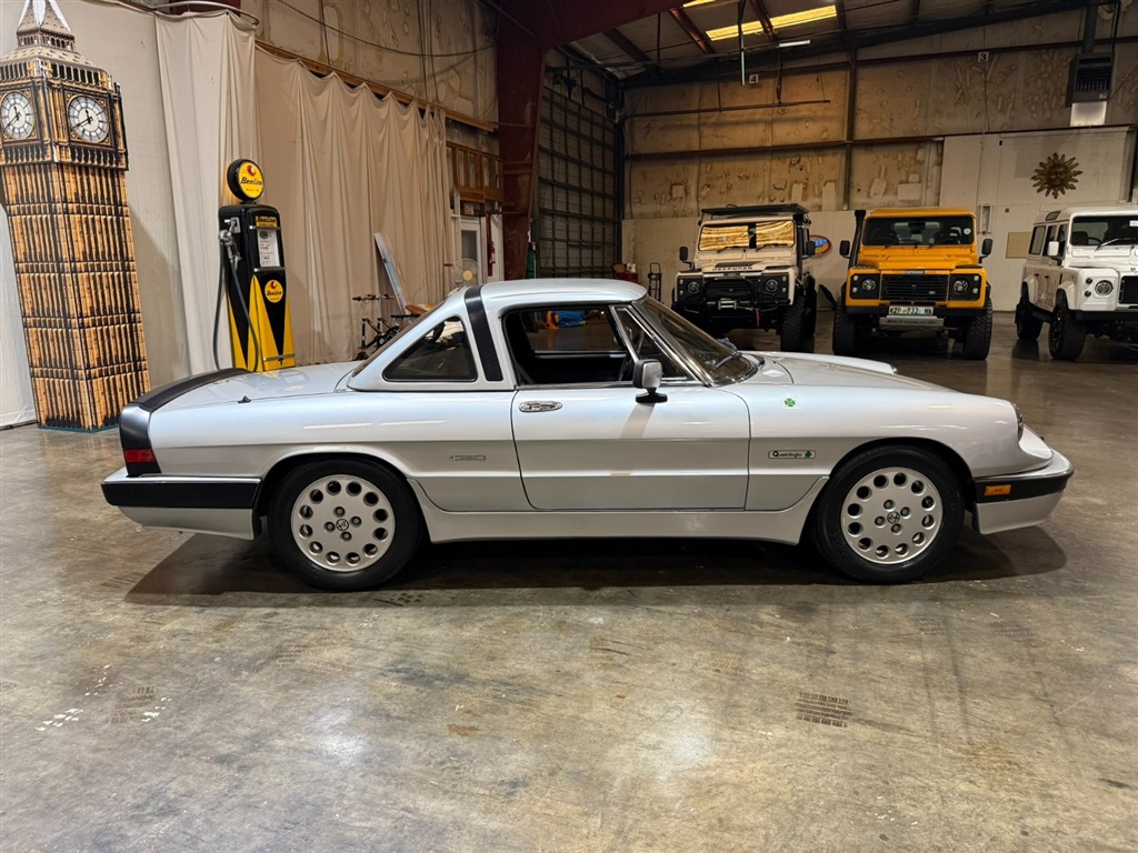 1987 Alfa Romeo Spider Quadrifoglio 26