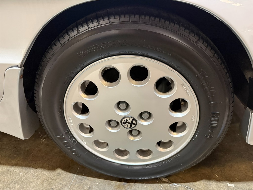 1987 Alfa Romeo Spider Quadrifoglio 28