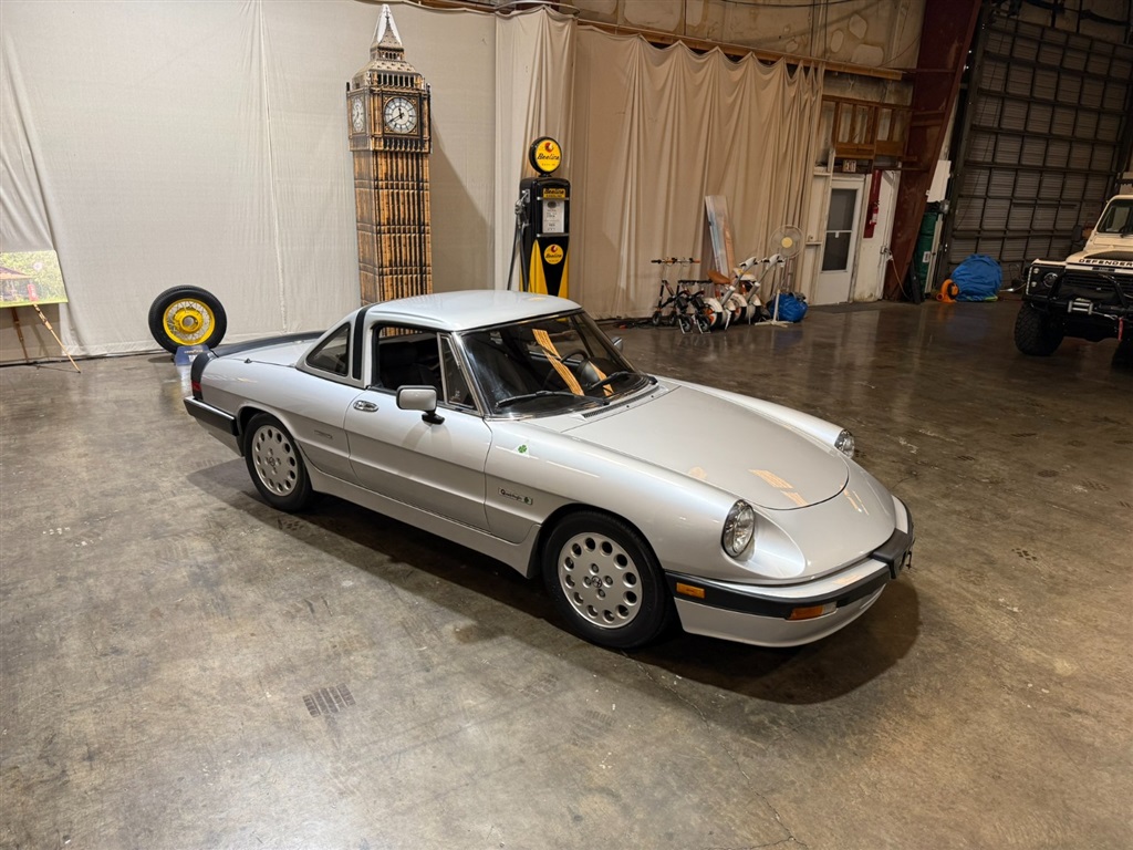 1987 Alfa Romeo Spider Quadrifoglio 3