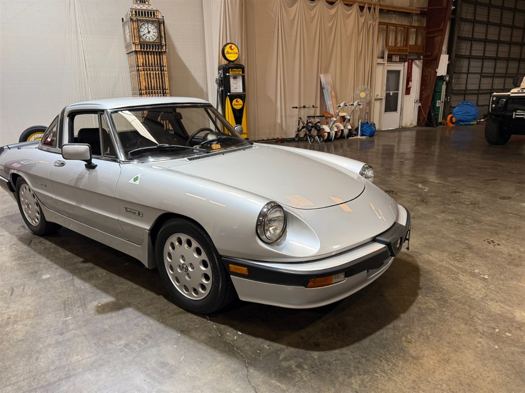 1987 Alfa Romeo Spider Quadrifoglio 5