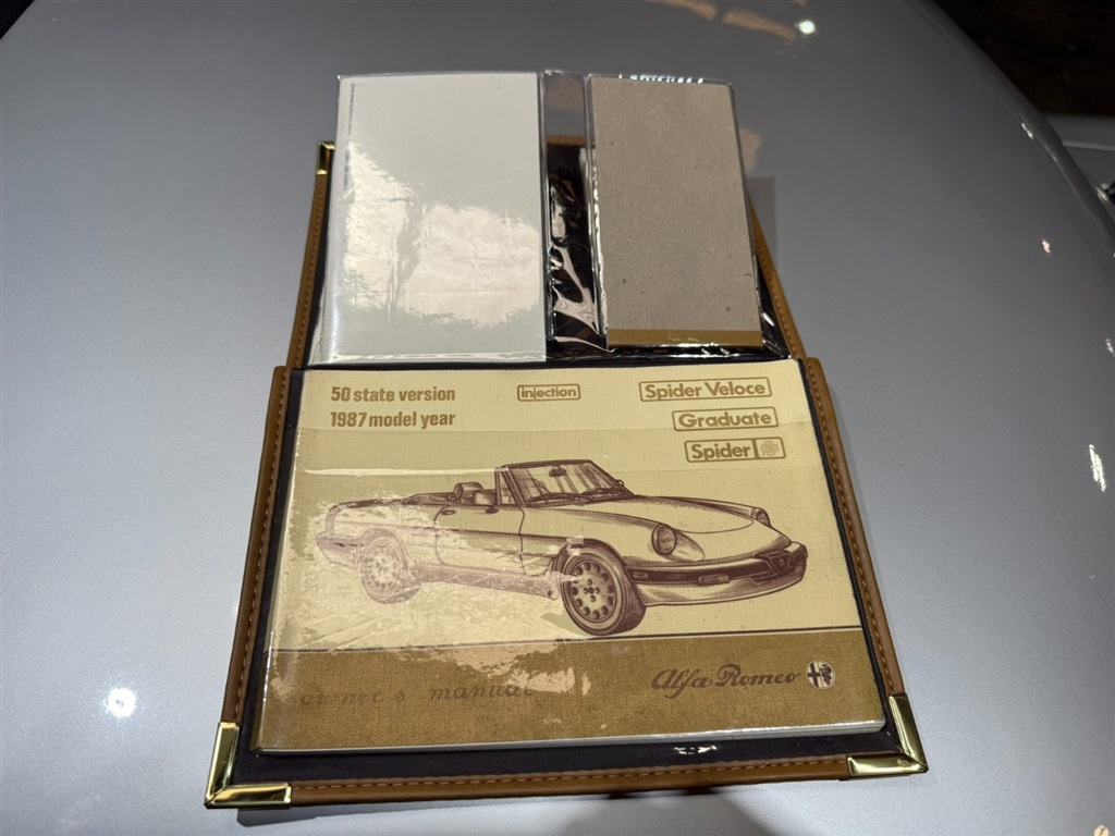 1987 Alfa Romeo Spider Quadrifoglio 50