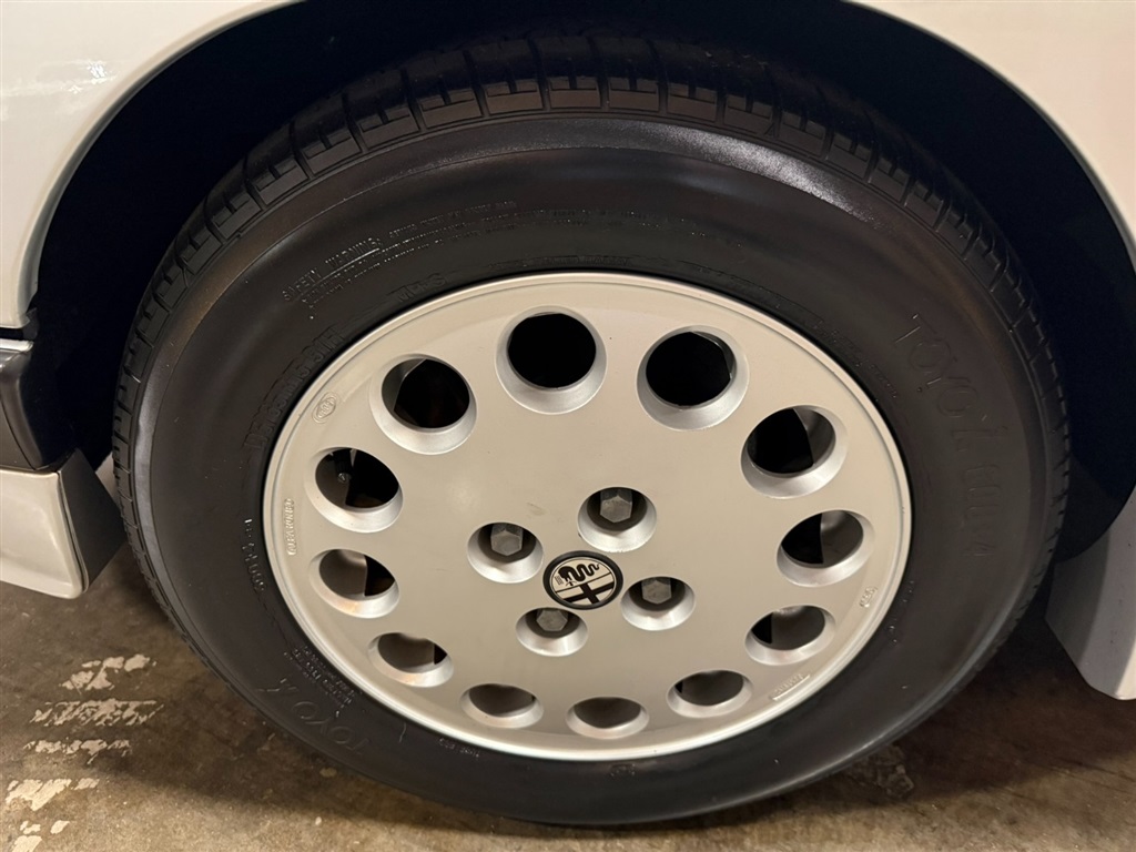 1987 Alfa Romeo Spider Quadrifoglio 64