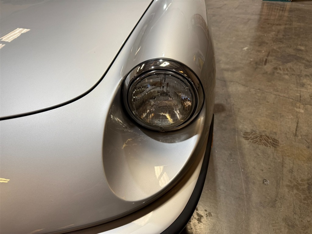 1987 Alfa Romeo Spider Quadrifoglio 65