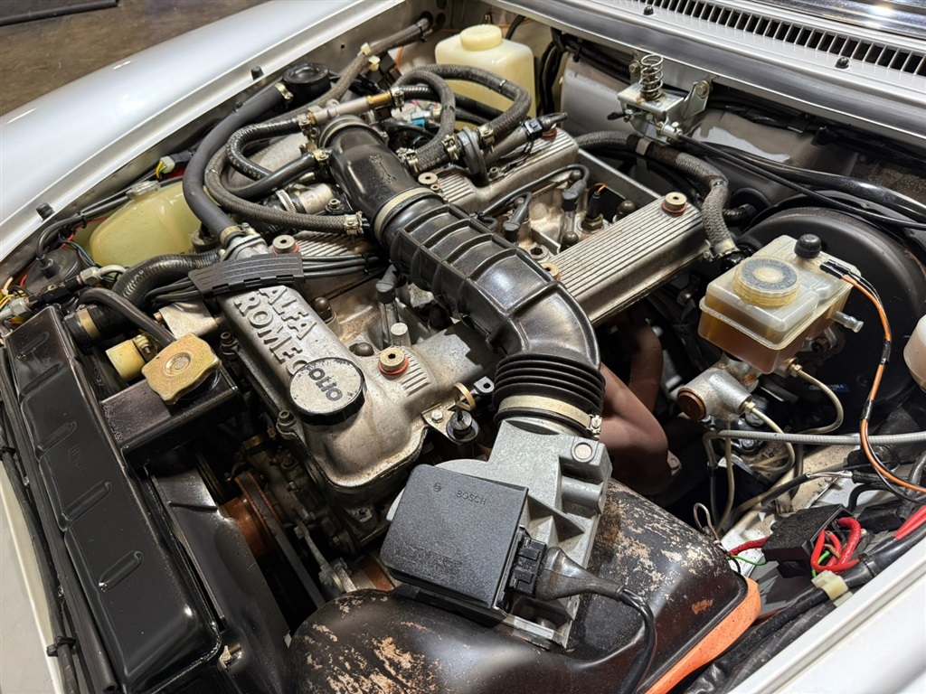 1987 Alfa Romeo Spider Quadrifoglio 70