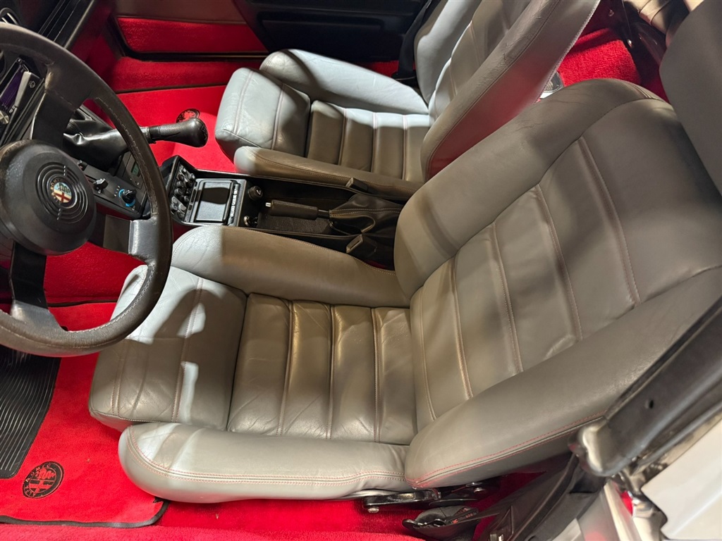 1987 Alfa Romeo Spider Quadrifoglio 83