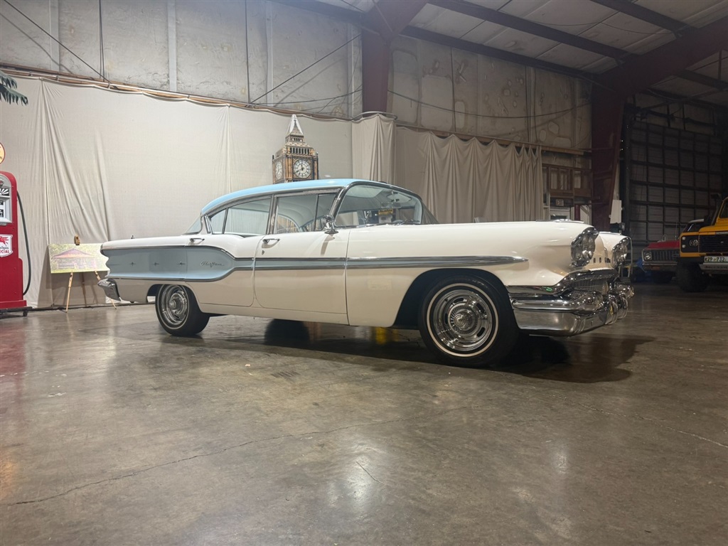 1958 Pontiac Chieftain 4 Door 2