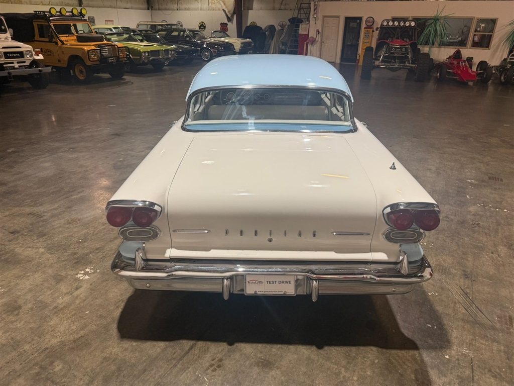 1958 Pontiac Chieftain 4 Door 21