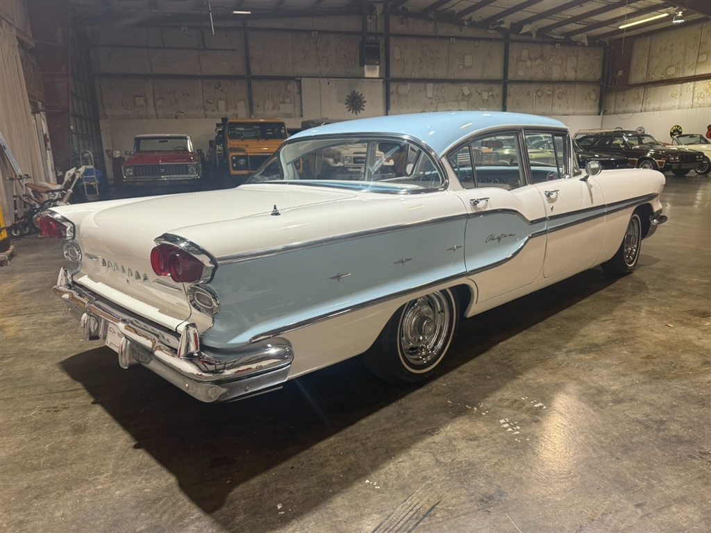 1958 Pontiac Chieftain 4 Door 23