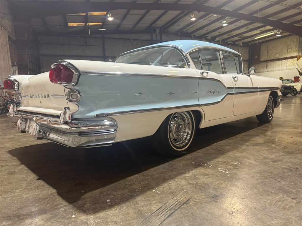 1958 Pontiac Chieftain 4 Door 24