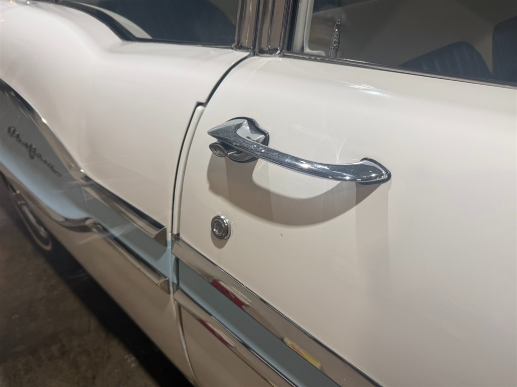 1958 Pontiac Chieftain 4 Door 33