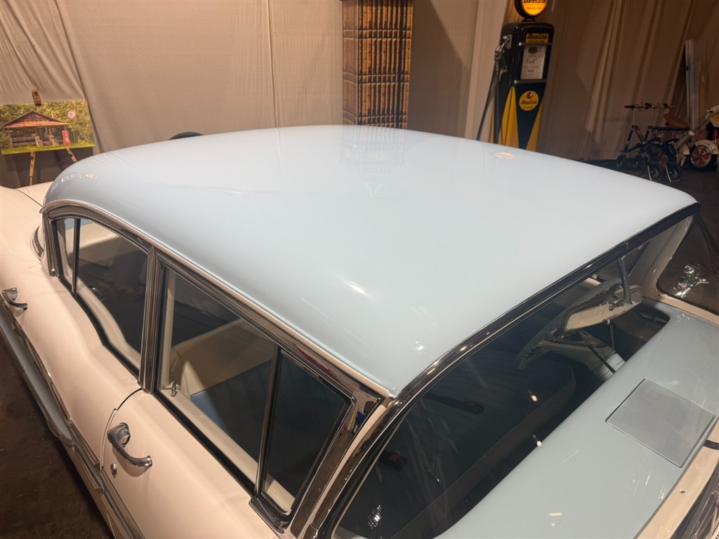 1958 Pontiac Chieftain 4 Door 34