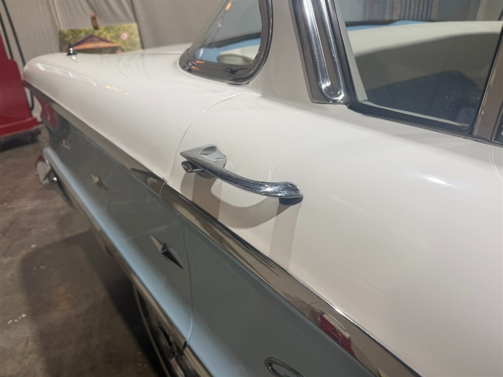 1958 Pontiac Chieftain 4 Door 36