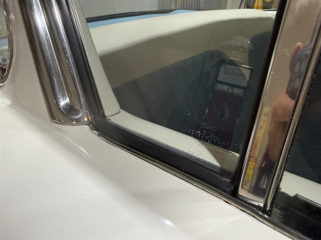 1958 Pontiac Chieftain 4 Door 38