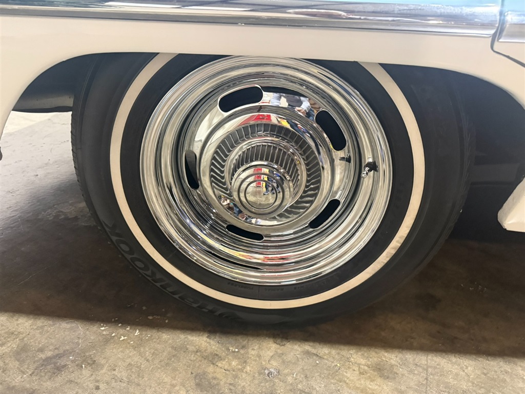 1958 Pontiac Chieftain 4 Door 40