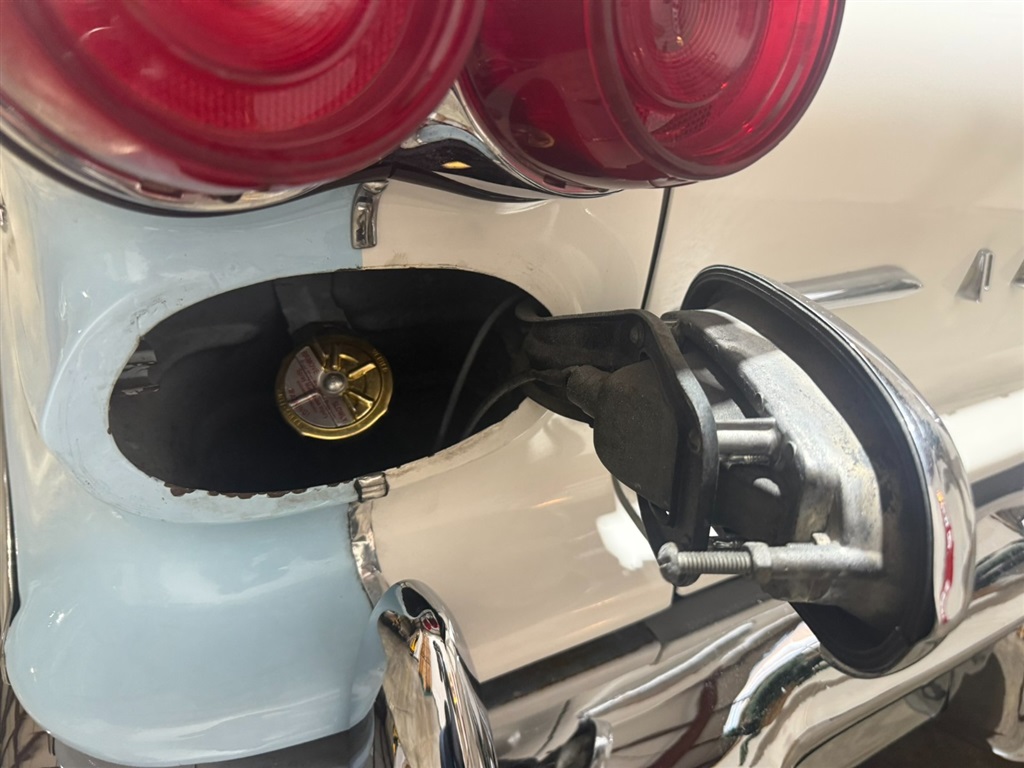 1958 Pontiac Chieftain 4 Door 47