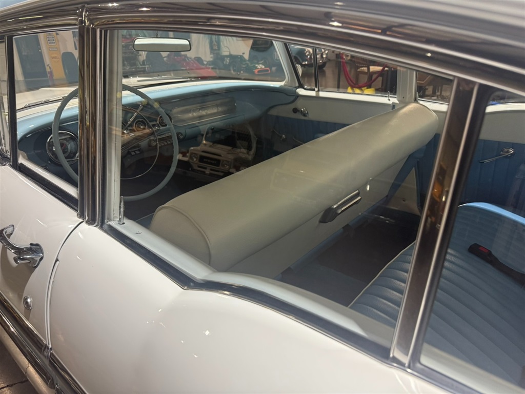 1958 Pontiac Chieftain 4 Door 58