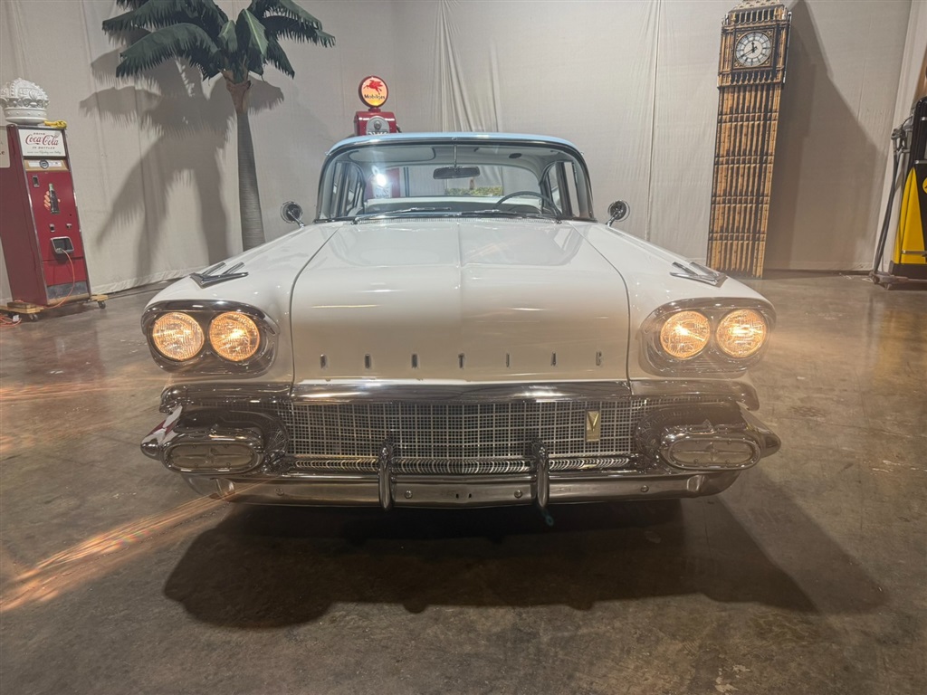 1958 Pontiac Chieftain 4 Door 71