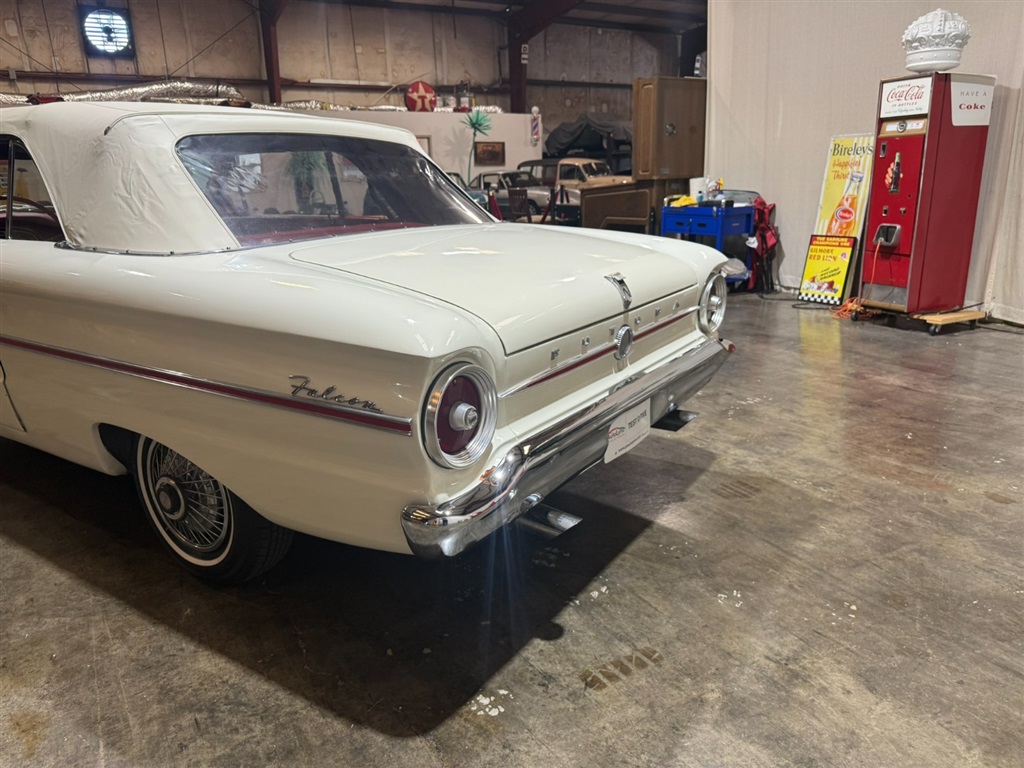 1963 Ford Falcon Futura Convertible 18