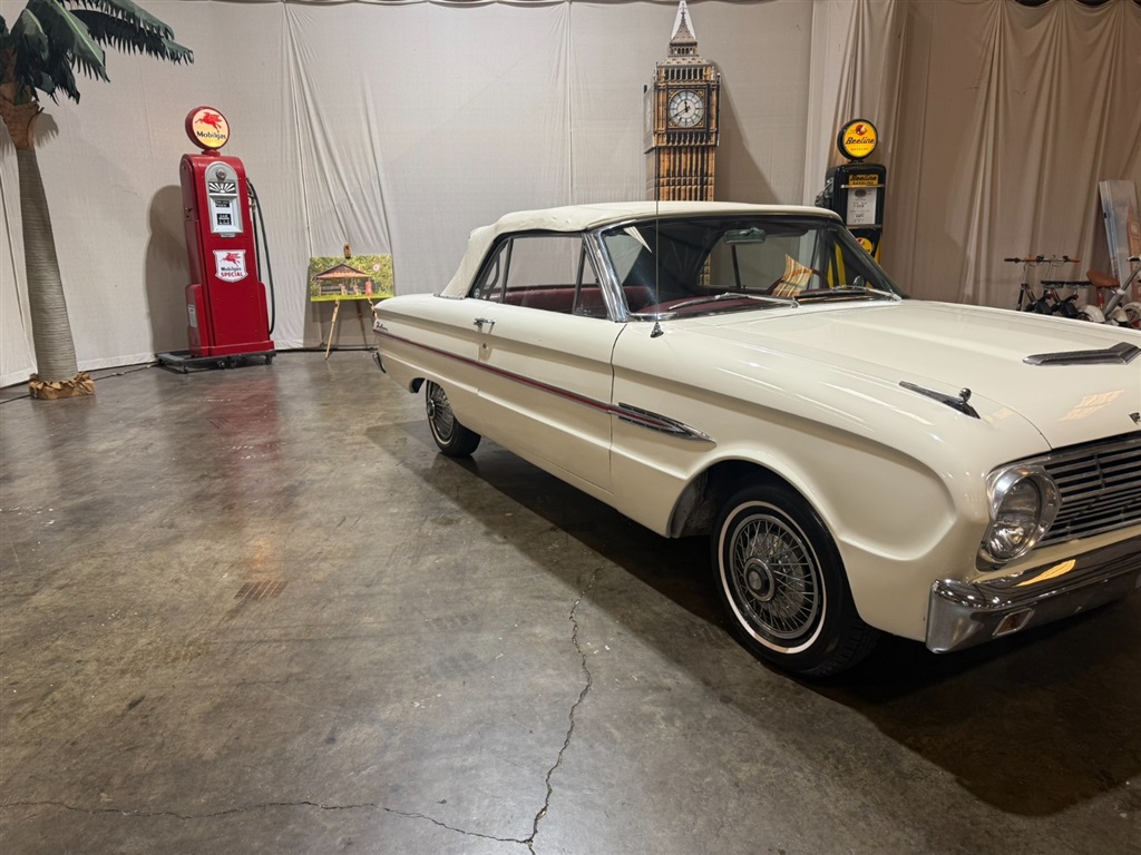 1963 Ford Falcon Futura Convertible 4