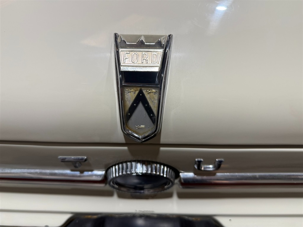 1963 Ford Falcon Futura Convertible 42
