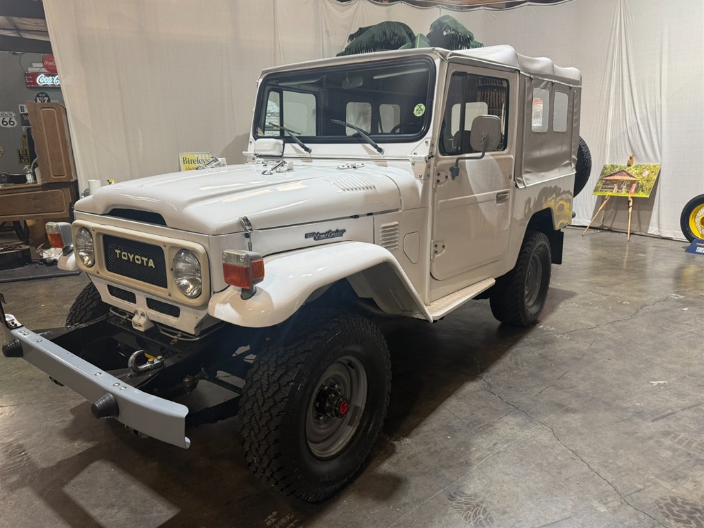 1982 Toyota Land Cruiser FJ 43 10