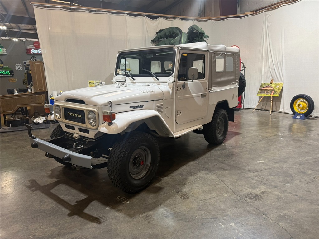 1982 Toyota Land Cruiser FJ 43 11