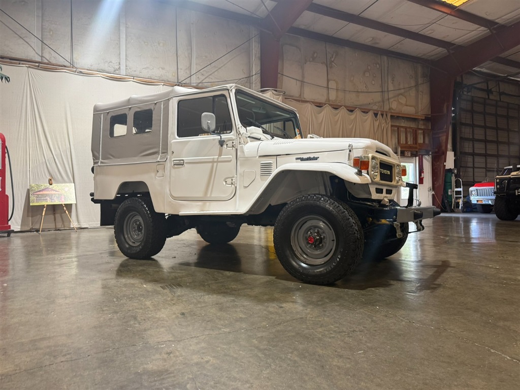 1982 Toyota Land Cruiser FJ 43 2