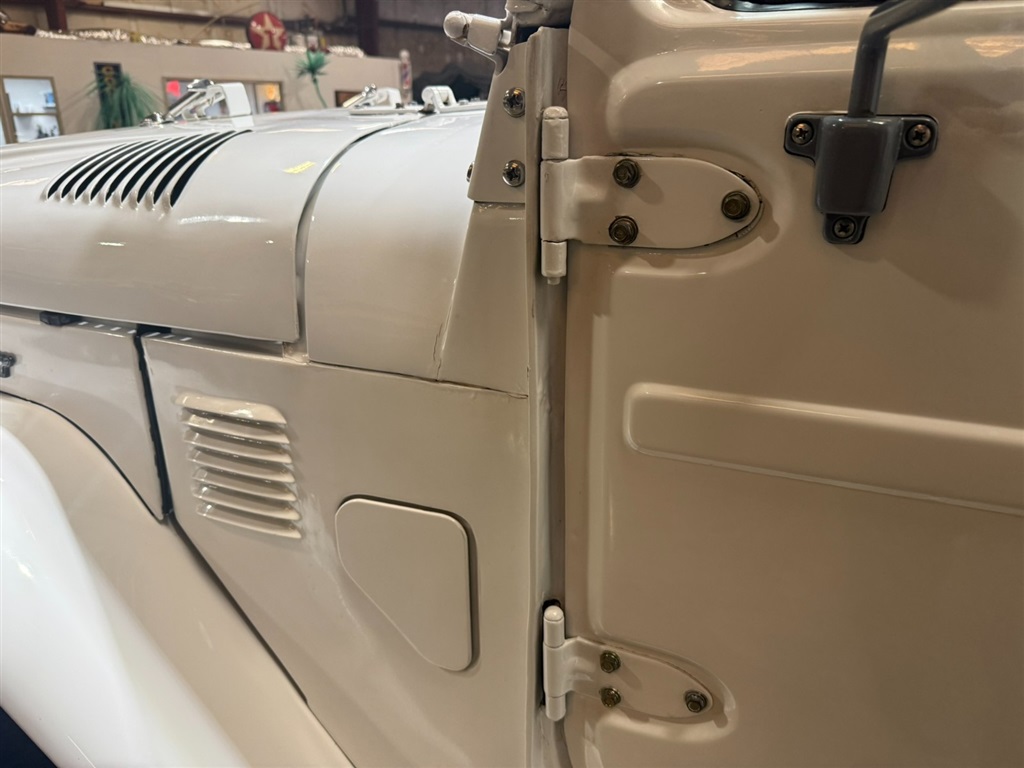 1982 Toyota Land Cruiser FJ 43 59