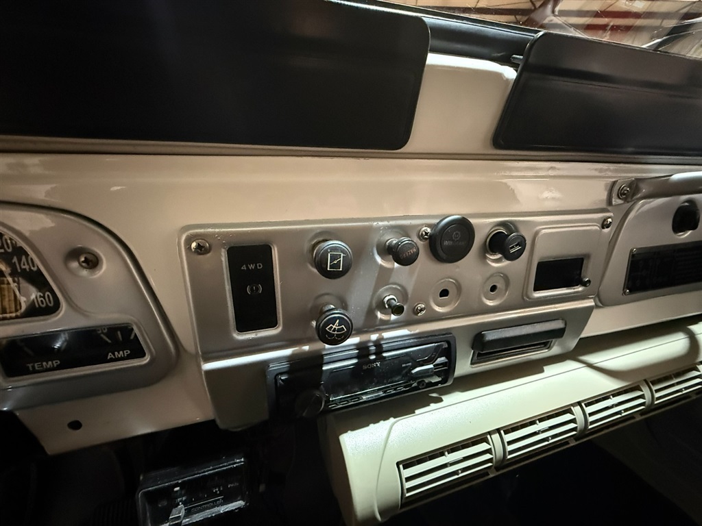 1982 Toyota Land Cruiser FJ 43 90