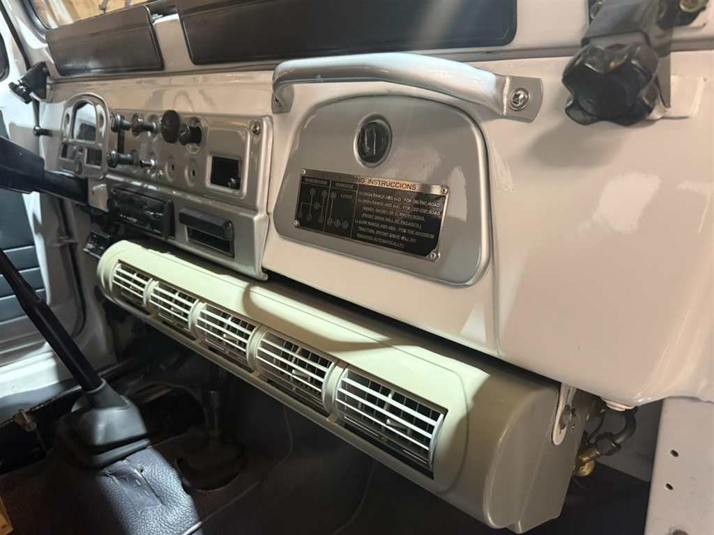 1982 Toyota Land Cruiser FJ 43 98