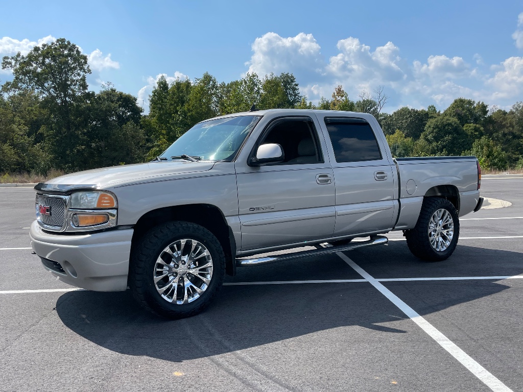 The 2006 GMC Sierra 1500 Denali photos