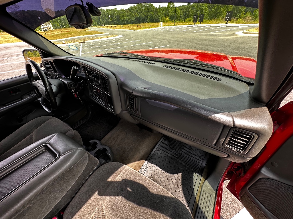 2005 Chevrolet Silverado 1500 LS photo