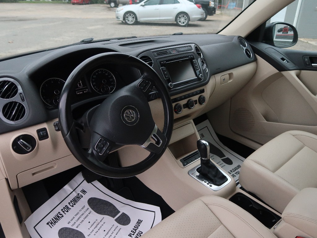 2013 Volkswagen Tiguan S 4Motion photo